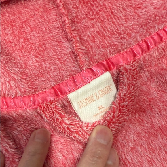 Cozy Pink Women’s Robe - Picture 2 of 4